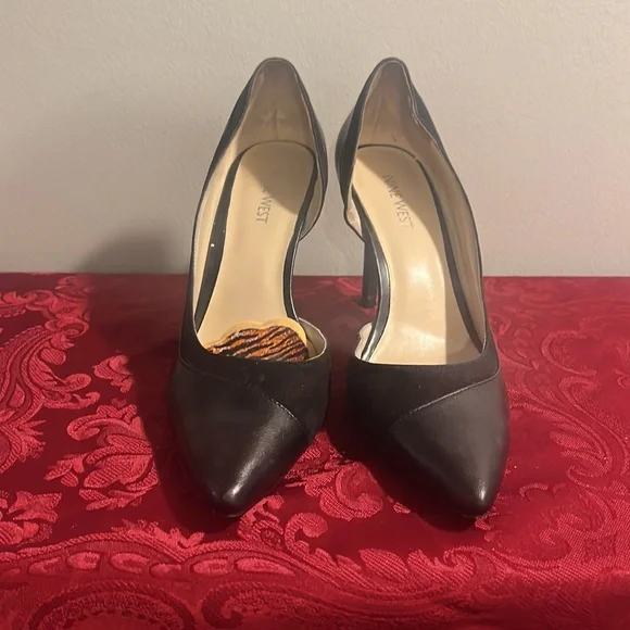 Nine West Black Cutout Pumps - Picture 3 of 4